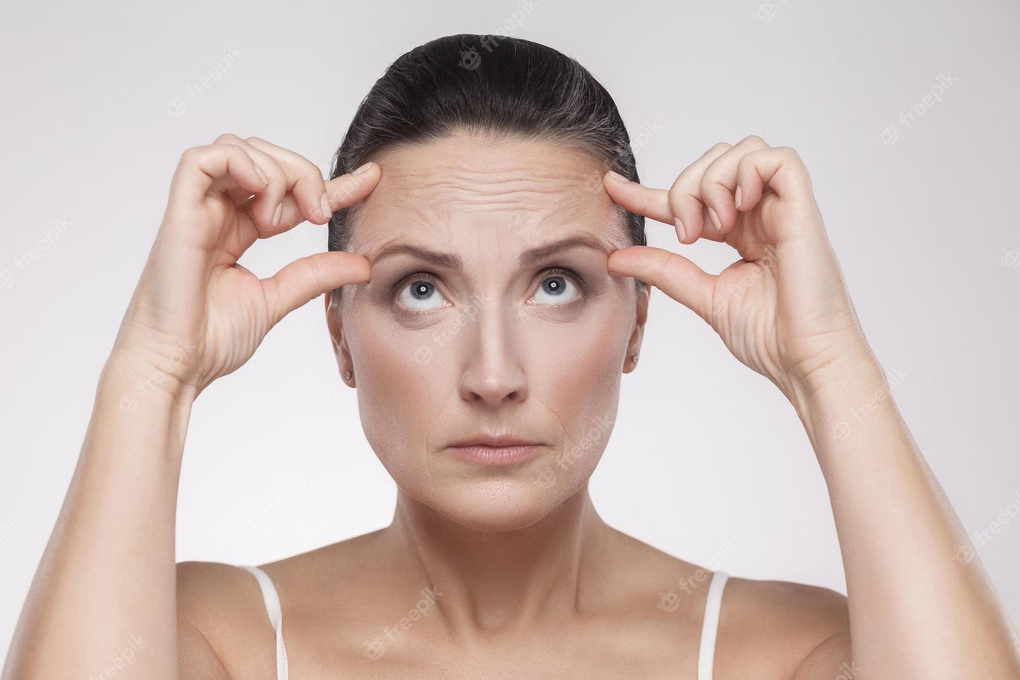 چه زمانی باید استفاده از محصولات ضد پیری پوست را شروع کنم؟
